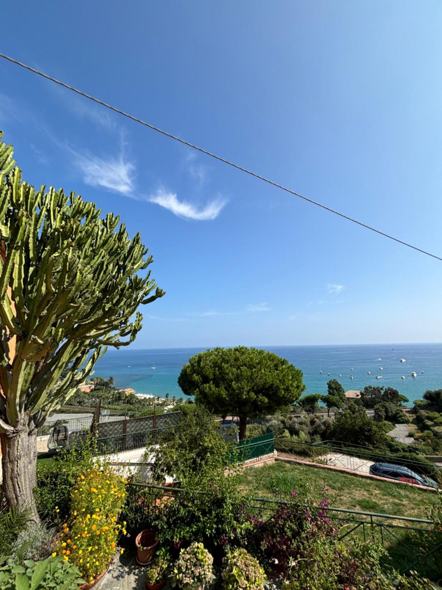 Il Giardino Del Mare Apartment Ventimiglia Luaran gambar