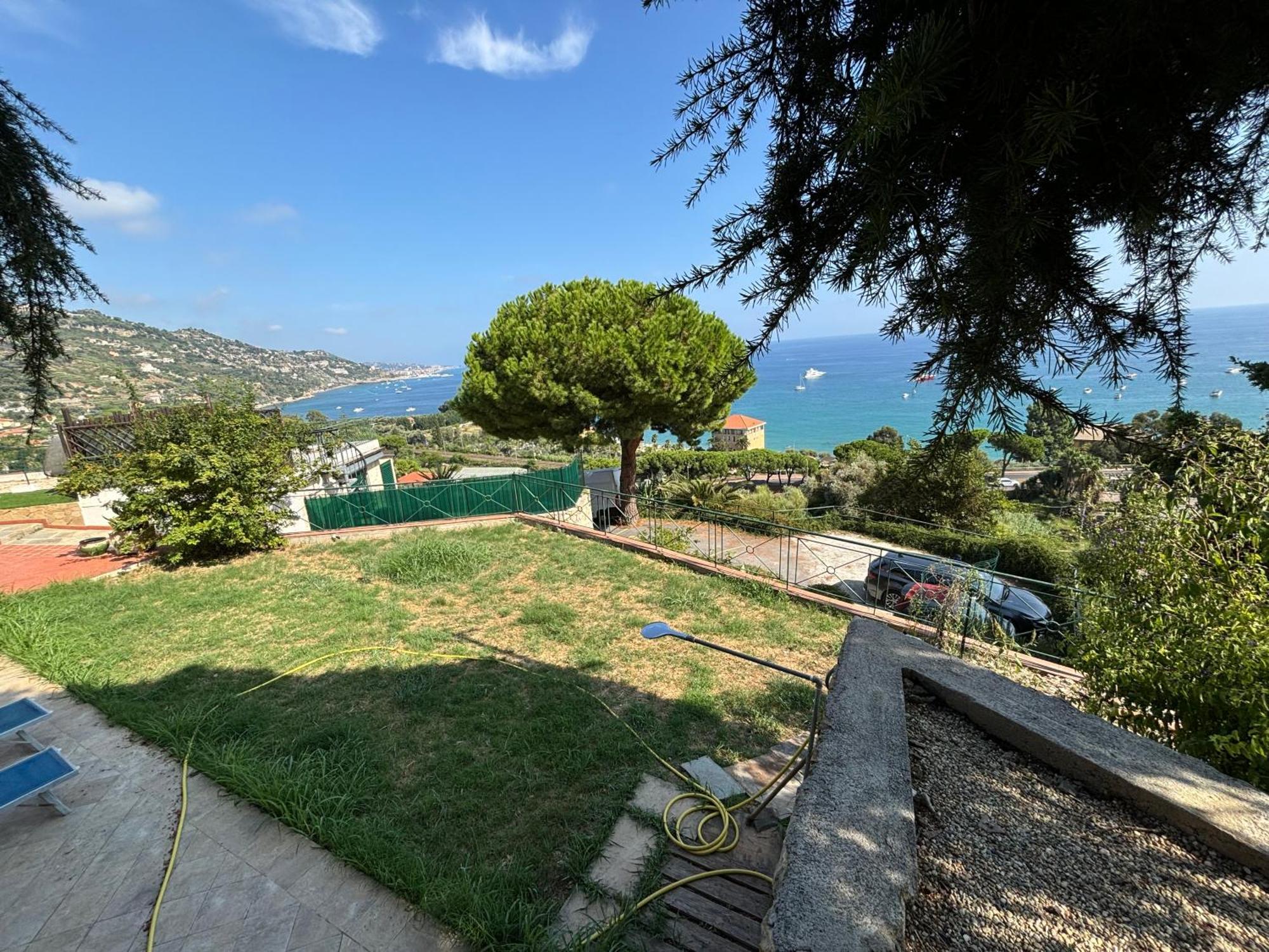 Il Giardino Del Mare Apartment Ventimiglia Luaran gambar