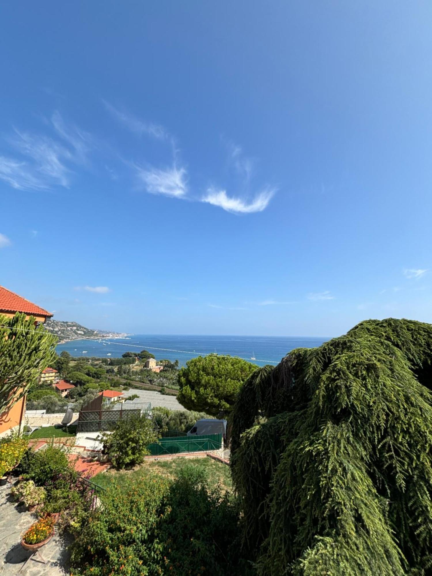 Il Giardino Del Mare Apartment Ventimiglia Luaran gambar