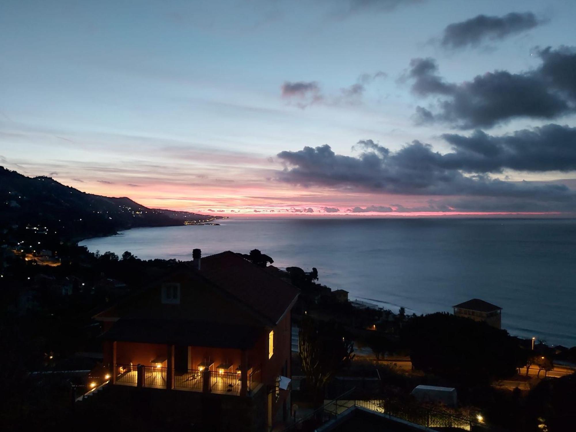 Il Giardino Del Mare Apartment Ventimiglia Luaran gambar