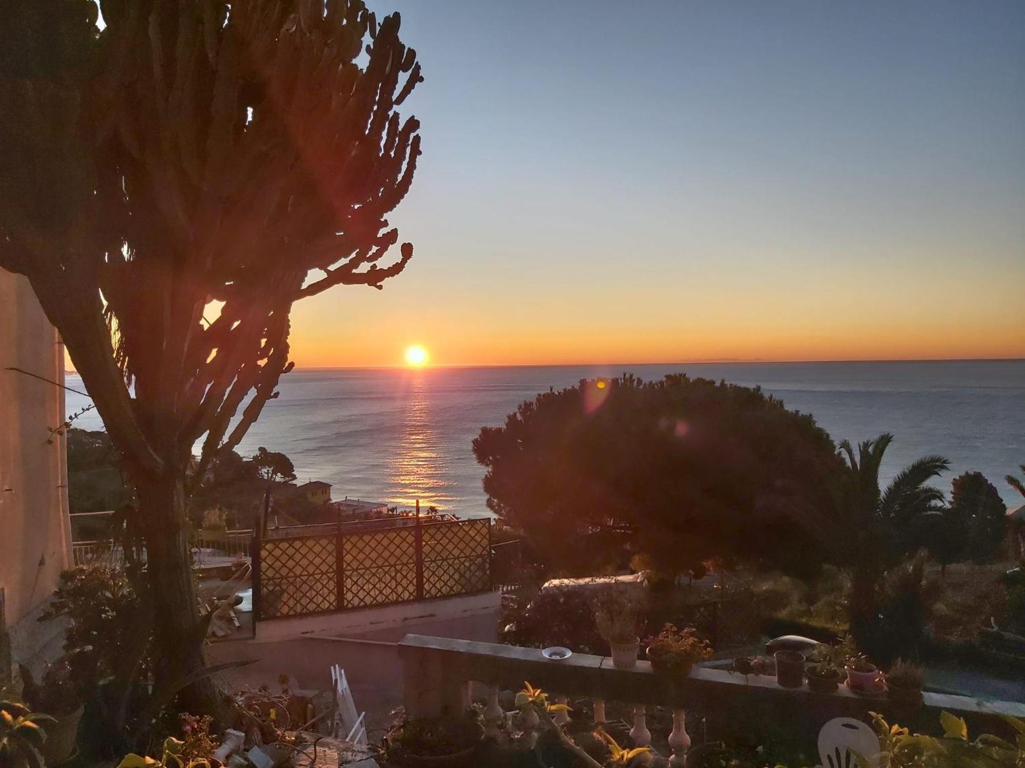 Il Giardino Del Mare Apartment Ventimiglia Luaran gambar